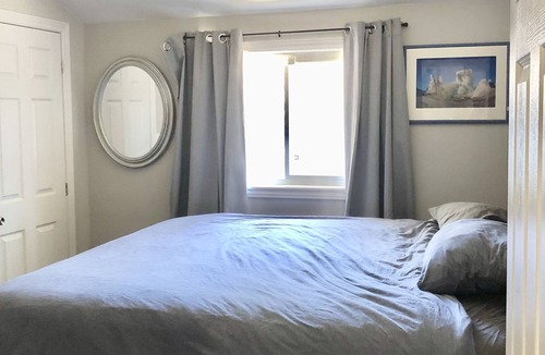 Pembroke Cottage | Beautiful Ottawa River Cottage With Private Beach and Dock