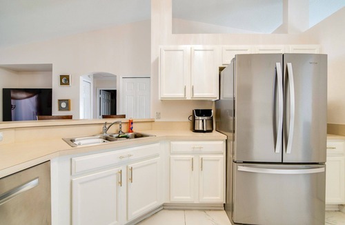 Candler House | Beautiful Paradise in Ocala, Pet-Friendly Home w Gazebo