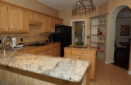 Hot Springs Village House | Beautiful, peaceful Lrg Townhome- right by Lake Balboa & Marina