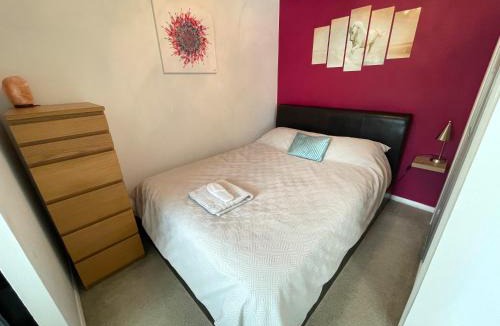 Waltham Abbey Apartment | Beautiful Peaceful Studio Flat