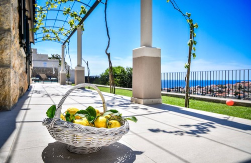 Gornji Kono Villa | Beautiful peaceful villa with a pool in the center of Dubrovnik