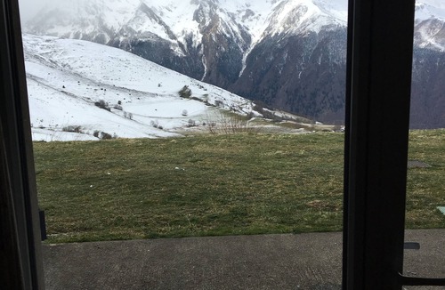 Peyragudes Apartment | Beautiful Peyragudes studio with mountain views