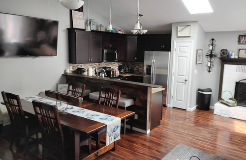 Rockrimmon House | Beautiful Pikes Peak Mountain Views - Hiking & Biking Trails + Foosball Table
