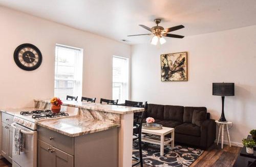 Mount Washington Apartment | Beautiful Pittsburgh home-walkable area w parking