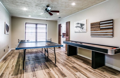 Cowley House | Beautiful Plano Home - Swimming Pool and Game Room