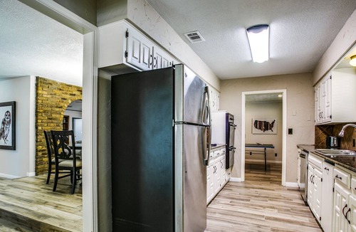 Cowley House | Beautiful Plano Home - Swimming Pool and Game Room