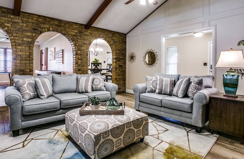 Cowley House | Beautiful Plano Home - Swimming Pool and Game Room