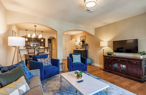 West Plaza Apartment | Beautiful Plaza Condo | 01