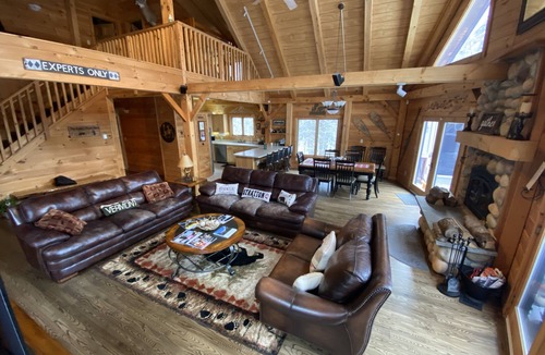 Wardsboro House | Beautiful post & beam home between Stratton & Mount Snow