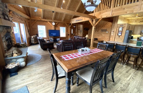 Wardsboro House | Beautiful post & beam home between Stratton & Mount Snow