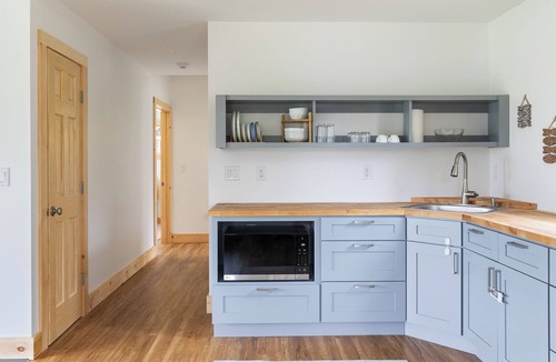 South Hero House | Beautiful post & beam lakefront getaway