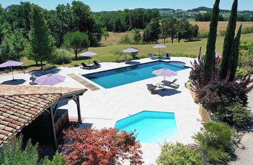 Salles Villa | Beautiful private 3-bedroom villa with swimming pool and tennis court