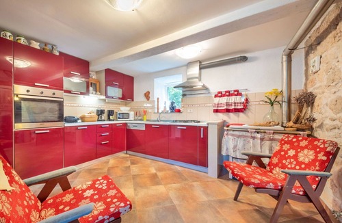 Kras House | Beautiful private villa for 2 guests with A/C, WIFI, TV and terrace