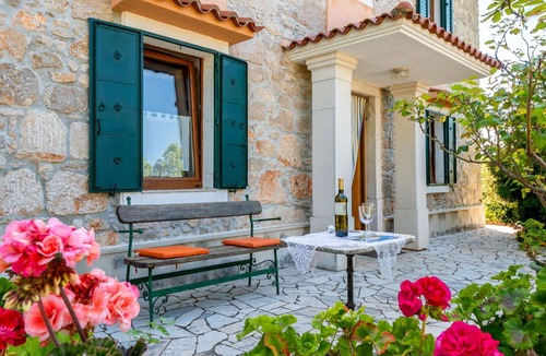 Kras House | Beautiful private villa for 2 guests with A/C, WIFI, TV and terrace