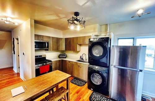 Riverside Apartment | Beautiful & Private, 1bdrm, 1bath washer & dryer in unit. Free Private Parking