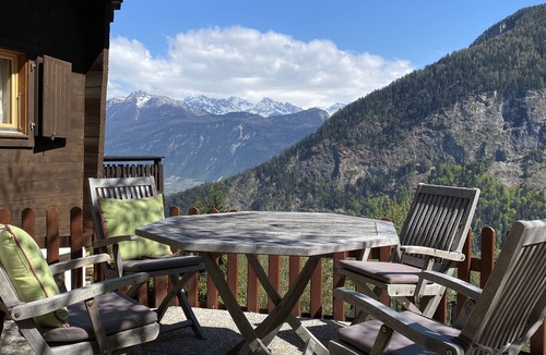 Salvan Ski Chalet | Beautiful private chalet in Valais in a ski resort