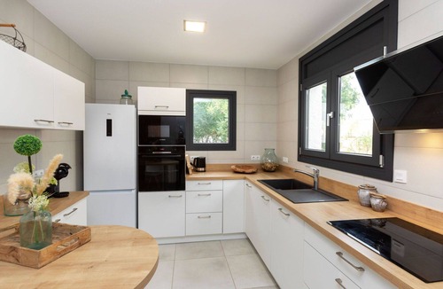 Miami Platja Villa | Beautiful private villa for 6 guests with private pool, A/C, WIFI, TV and patio