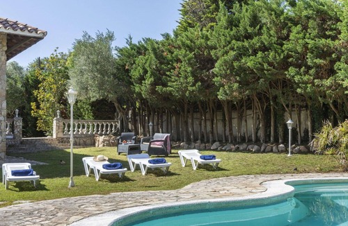 Can Carbonell House | Beautiful private villa for 6 people with WIFI, private pool, A/C, TV, pets allowed and parking