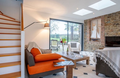 La Gouesniere House | Beautiful private villa for 7 guests with WIFI, TV and parking
