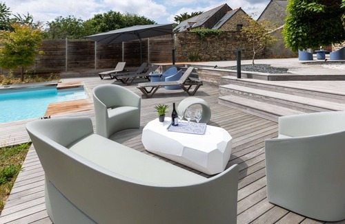 Le Tronchet Villa | Beautiful private villa for 12 people with WIFI, private pool, TV and terrace