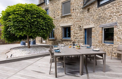 Le Tronchet Villa | Beautiful private villa for 12 people with WIFI, private pool, TV and terrace
