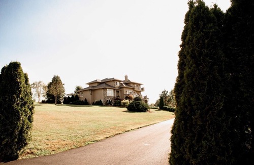 Turners House | Beautiful Private Getaway on 5 acres, with 6 bedrooms and 4 full bathrooms.