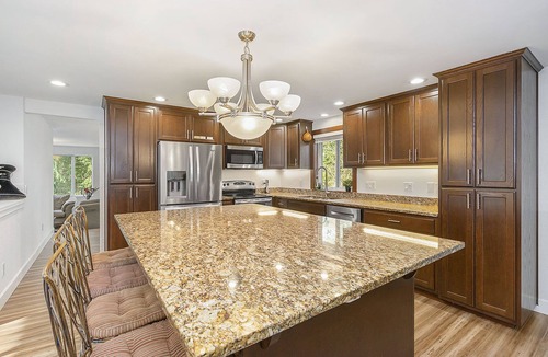 Silver Lake House | Beautiful private home 25 minutes from Seattle & close to Puget Sound Ferries.