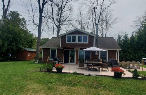 Wilson House | Beautiful Private Lakefront Retreat in Wilson NY