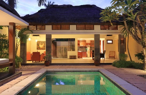Mangsit Villa | Beautiful Private Pool Villa few step to the beach