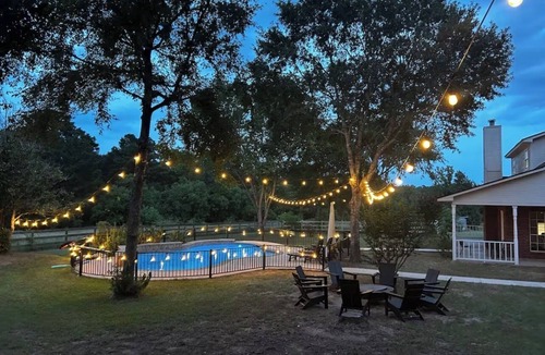 Waller County House | Beautiful Private 30 Acre Nature Retreat/PoolnIdeal for family/groups sleeps 16