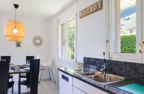 Villeneuve Villa | Beautiful private villa for 6 guests with WIFI, TV, terrace, panoramic view and parking