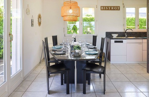 Villeneuve Villa | Beautiful private villa for 6 guests with WIFI, TV, terrace, panoramic view and parking