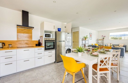 Goudargues House | Beautiful private villa for 8 guests with A/C, WIFI, private pool, TV, terrace and panoramic view
