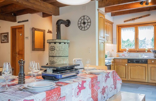 Ovronnaz House | Beautiful private villa for 7 guests with WIFI, TV, terrace and pets allowed