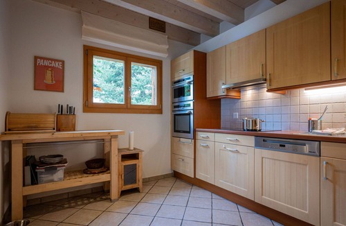 Ovronnaz House | Beautiful private villa for 6 guests with WIFI, TV, balcony, pets allowed and panoramic view