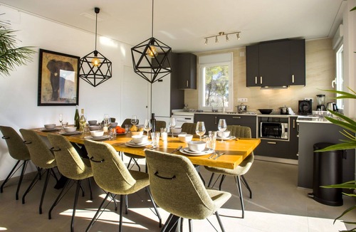 Alcalali Villa | Beautiful private villa with WIFI, A/C, private pool, TV, patio, pets allowed and panoramic view