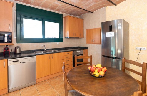 Vidreres Villa | Beautiful private villa for 14 people with WIFI, private pool, TV, patio and pets allowed