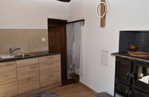 Gudo House | Beautiful private villa for 2 people with WIFI, TV, patio and pets allowed