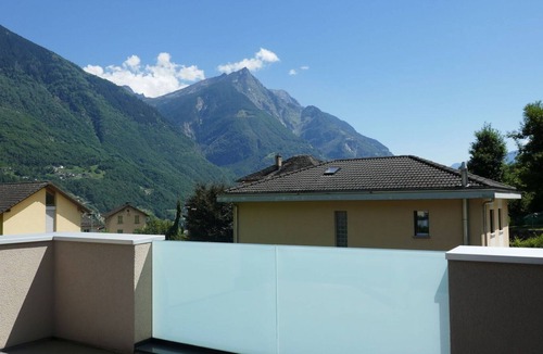 Ludiano House | Beautiful private villa for 4 guests with WIFI, TV, patio, pets allowed, panoramic view and park...