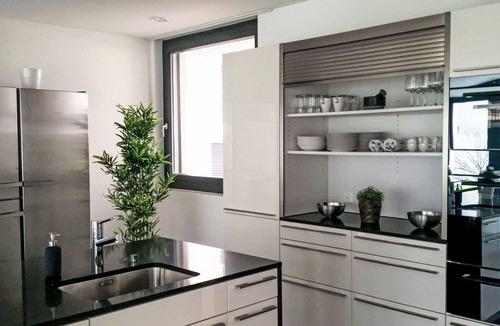 Ruetli House | Beautiful private villa for 10 guests with WIFI, TV, patio and pets allowed
