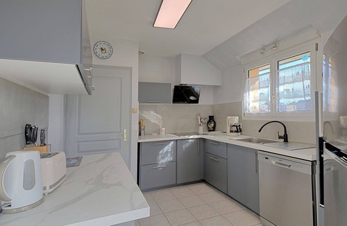 Penvins House | Beautiful private villa for 6 people with WIFI, TV, terrace and pets allowed