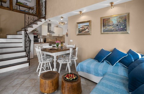 Loborika House | Beautiful private villa with private pool, WIFI, hot tub, A/C, TV, terrace and pets allowed