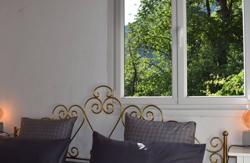 Gordola House | Beautiful private villa for 4 people with TV, patio, pets allowed and panoramic view
