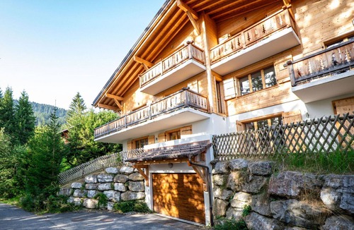 Villars-sur-Ollon House | Beautiful private villa for 9 guests with TV and patio