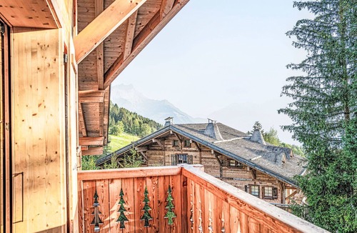 Villars-sur-Ollon House | Beautiful private villa for 9 guests with TV and patio
