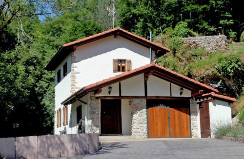 Vera de Bidasoa House | Beautiful private villa for 4 guests with WIFI, TV, terrace and panoramic view