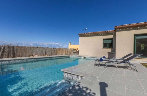 Ullastret House | Beautiful private villa for 8 people with WIFI, private pool, A/C, TV, patio and pets allowed