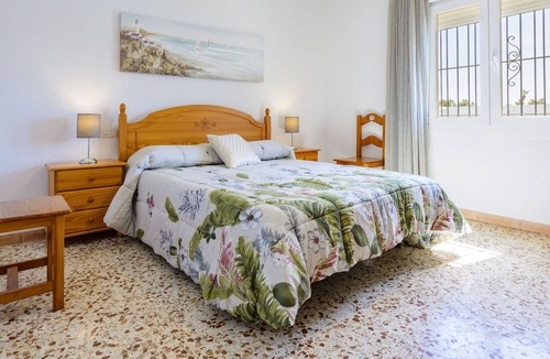 Vinaros Villa | Beautiful private villa for 6 people with WIFI, private pool, TV, terrace, pets allowed and park...
