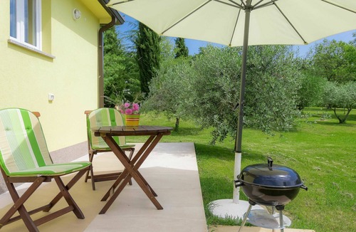 Marceljani House | Beautiful private villa for 2 guests with A/C, WIFI, pool, TV and terrace