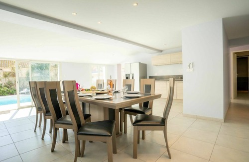 Le Grau-dʼAgde House | Beautiful private villa for 10 people with WIFI, private pool, A/C, TV, terrace and pets allowed